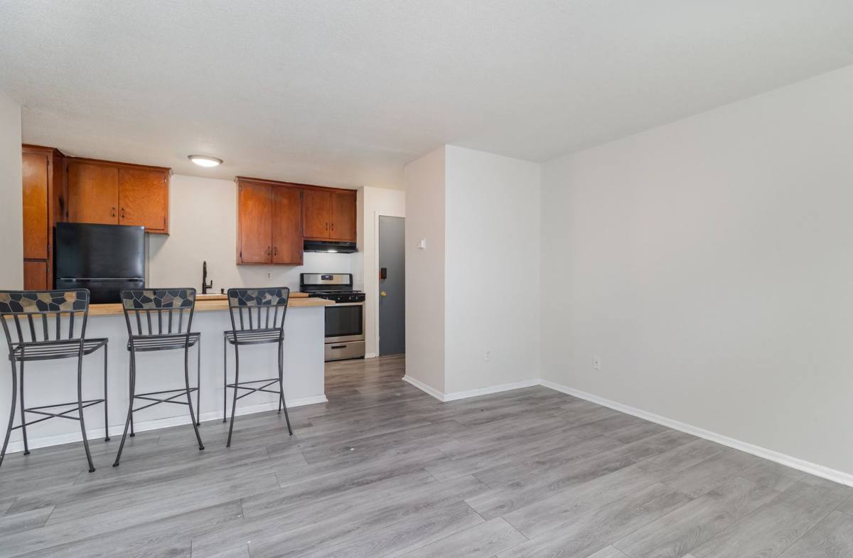 Apartment for rent at 2017 Commerce Blvd, Mound, MN 55364