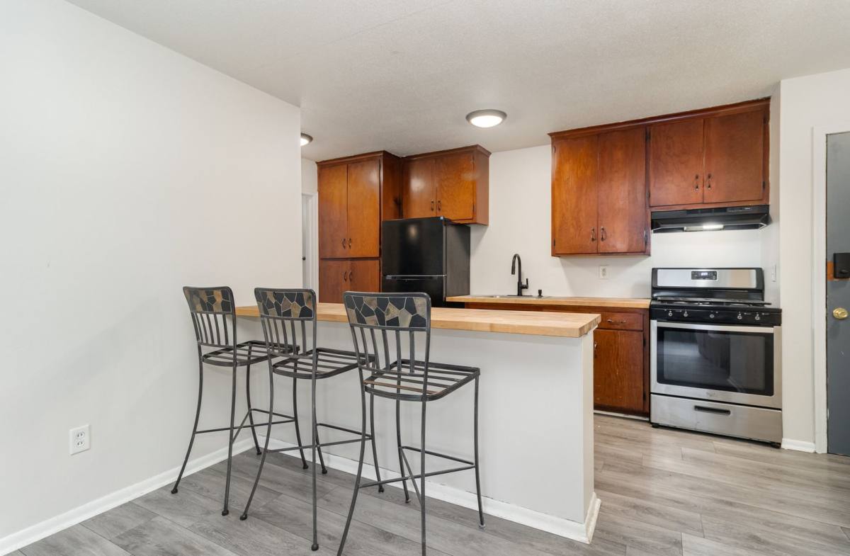 Apartment for rent at 2017 Commerce Blvd, Mound, MN 55364