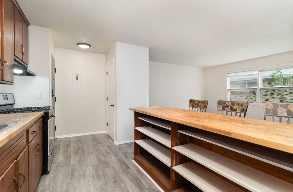 Apartment for rent at 2017 Commerce Blvd, Mound, MN 55364
