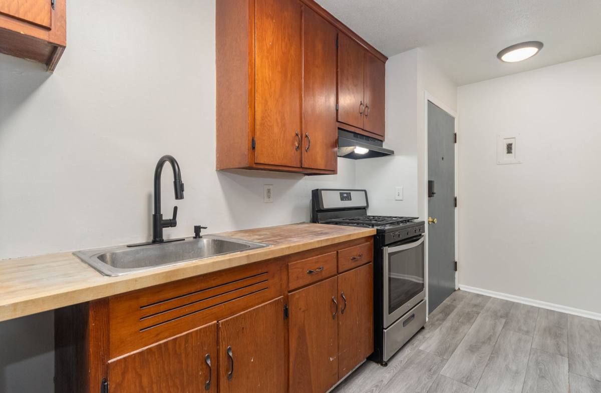 Apartment for rent at 2017 Commerce Blvd, Mound, MN 55364