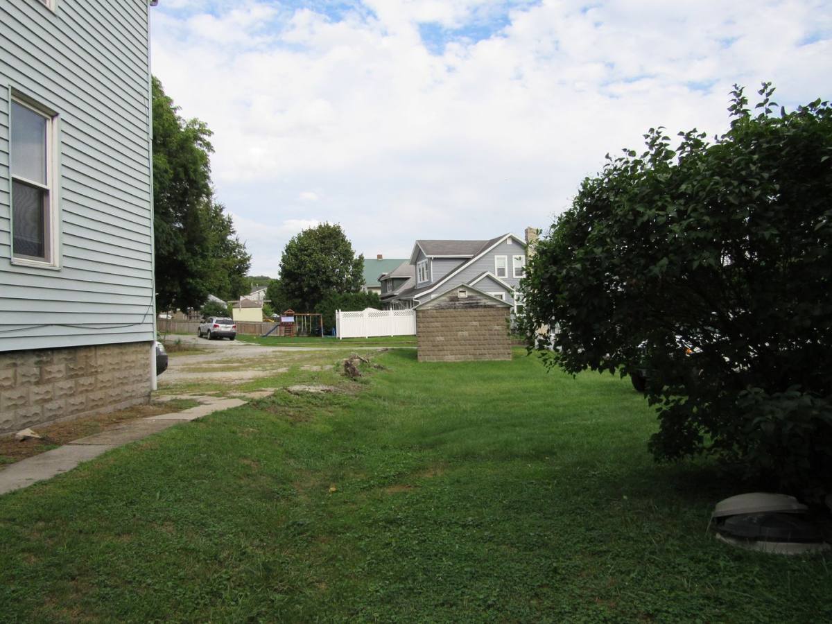 Apartment for rent at 787-789 Wayne Ave, Indiana, PA 15701