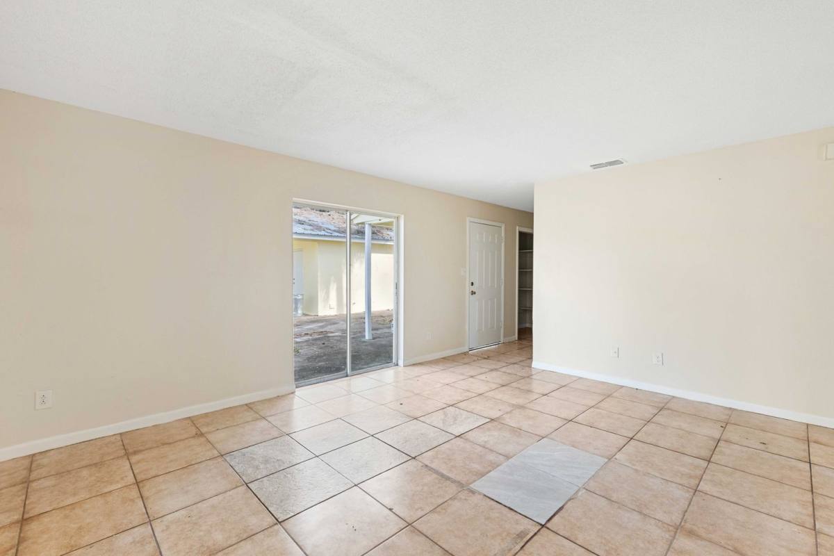 Apartment for rent at 37540 Martin Luther King Ave, Dade City, FL 33525