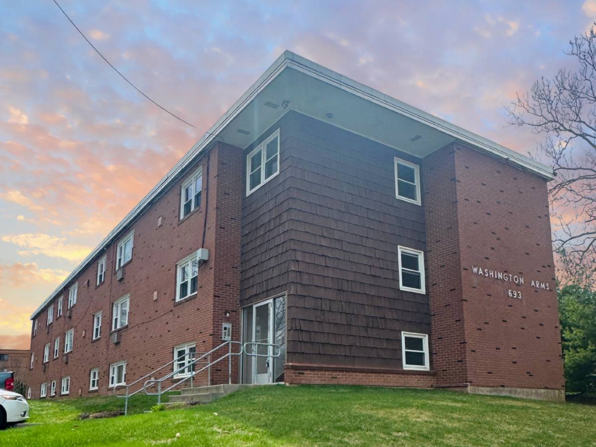 Apartment for rent at 693 Washington St, Middletown, CT 06457