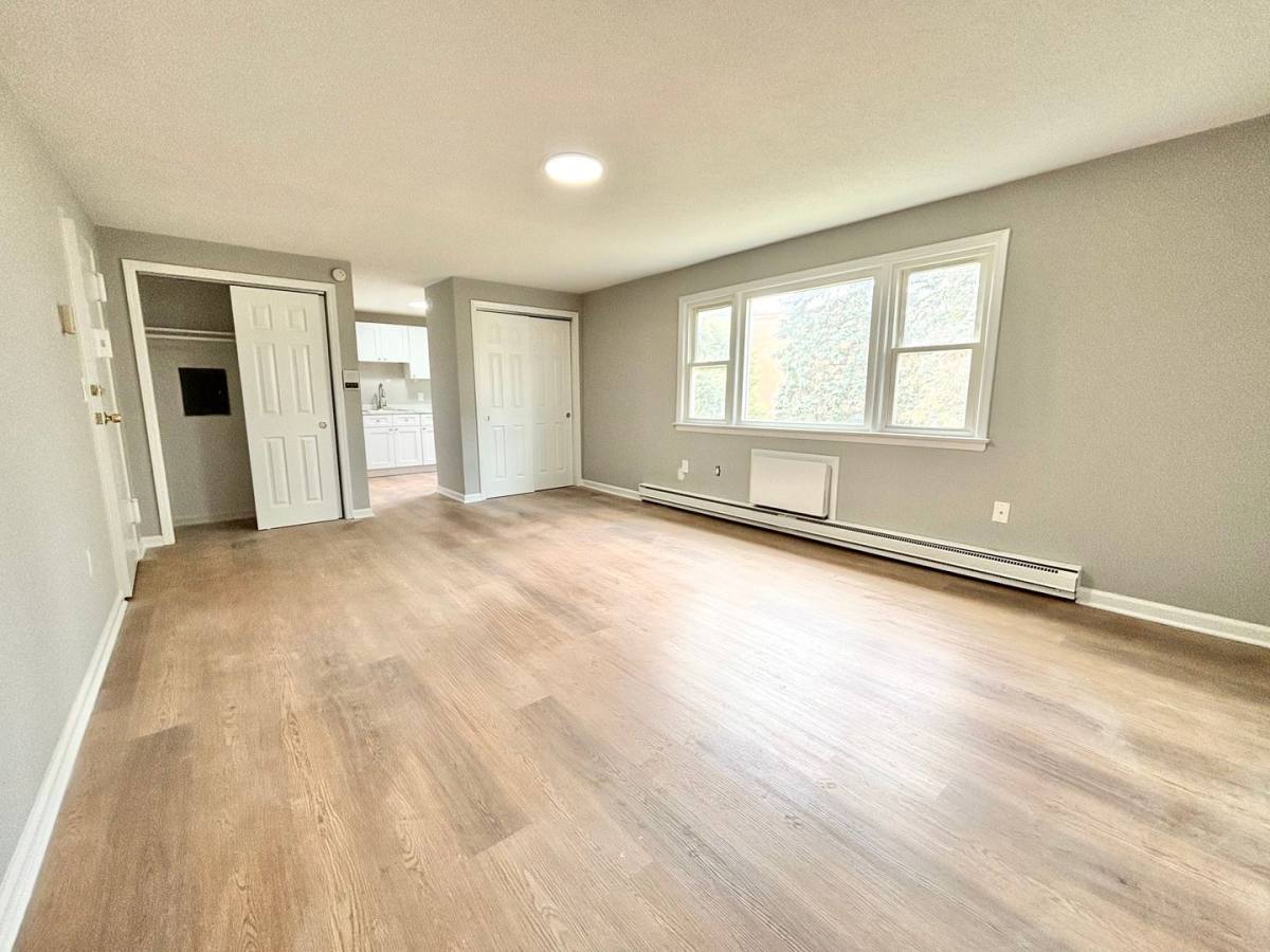 Apartment for rent at 693 Washington St, Middletown, CT 06457