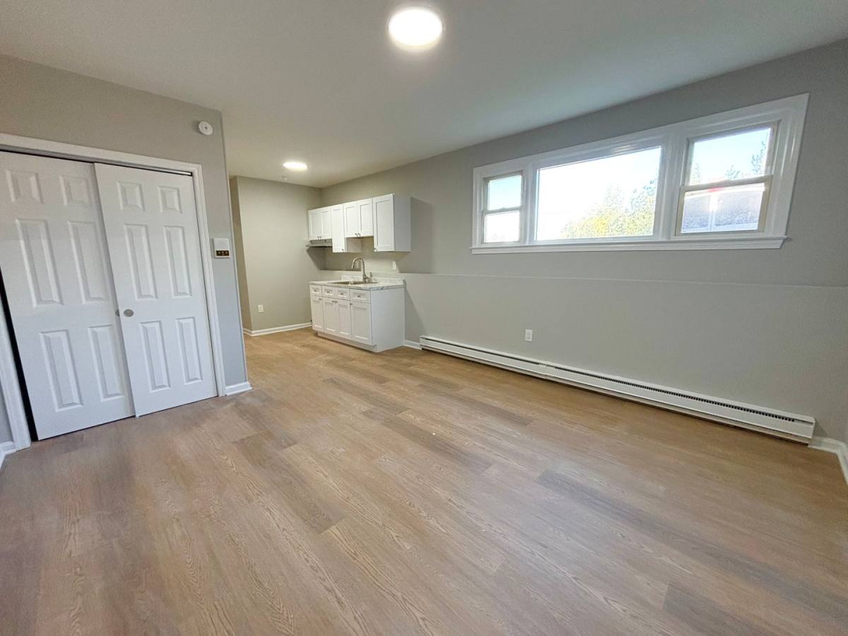Apartment for rent at 693 Washington St, Middletown, CT 06457