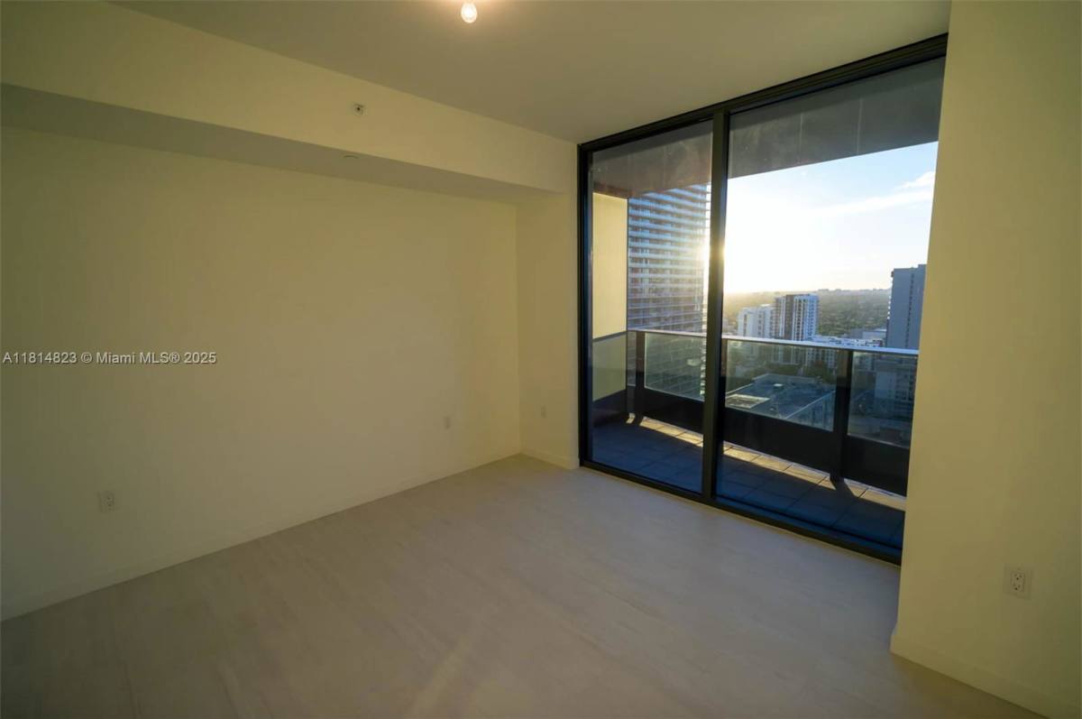 Apartment for rent at 1000 Brickell Plaza, Miami, FL 33132