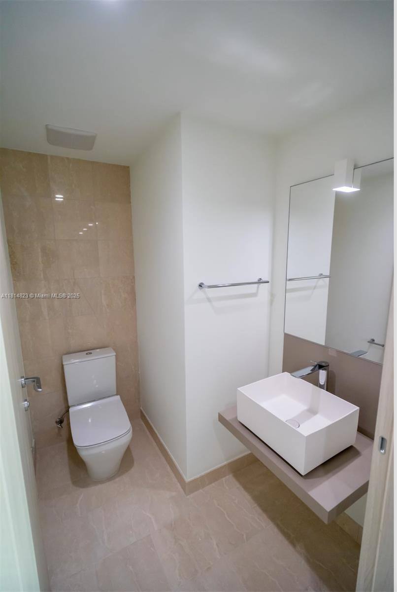 Apartment for rent at 1000 Brickell Plaza, Miami, FL 33132