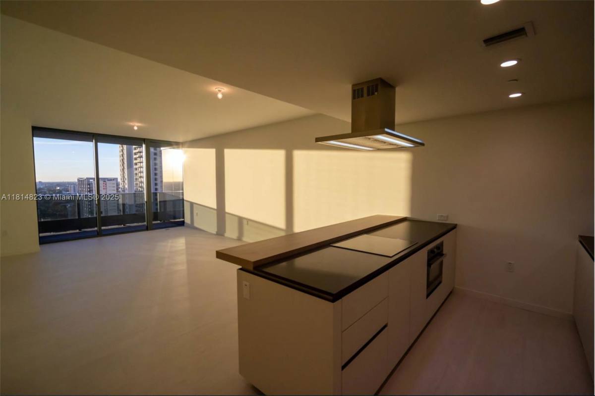Apartment for rent at 1000 Brickell Plaza, Miami, FL 33132