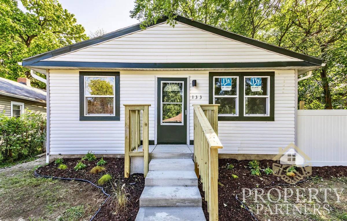 House for rent at 133 S Sheridan Ave, Indianapolis, IN 46219
