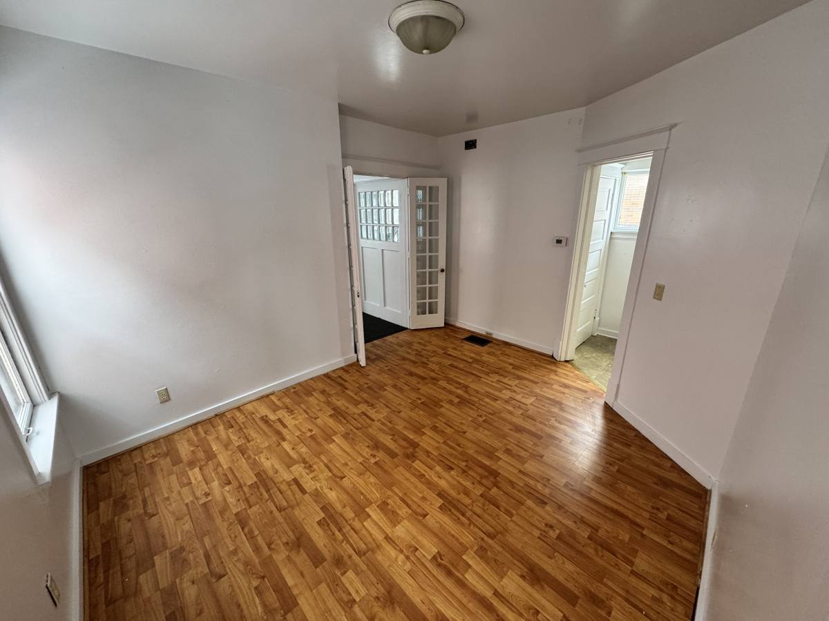House for rent at 812 W Walnut St, Kalamazoo, MI 49007