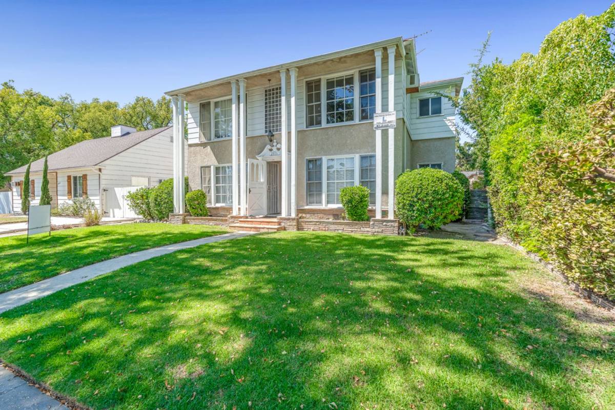 Apartment for rent at 2815 W Clark Ave, Burbank, CA 91505