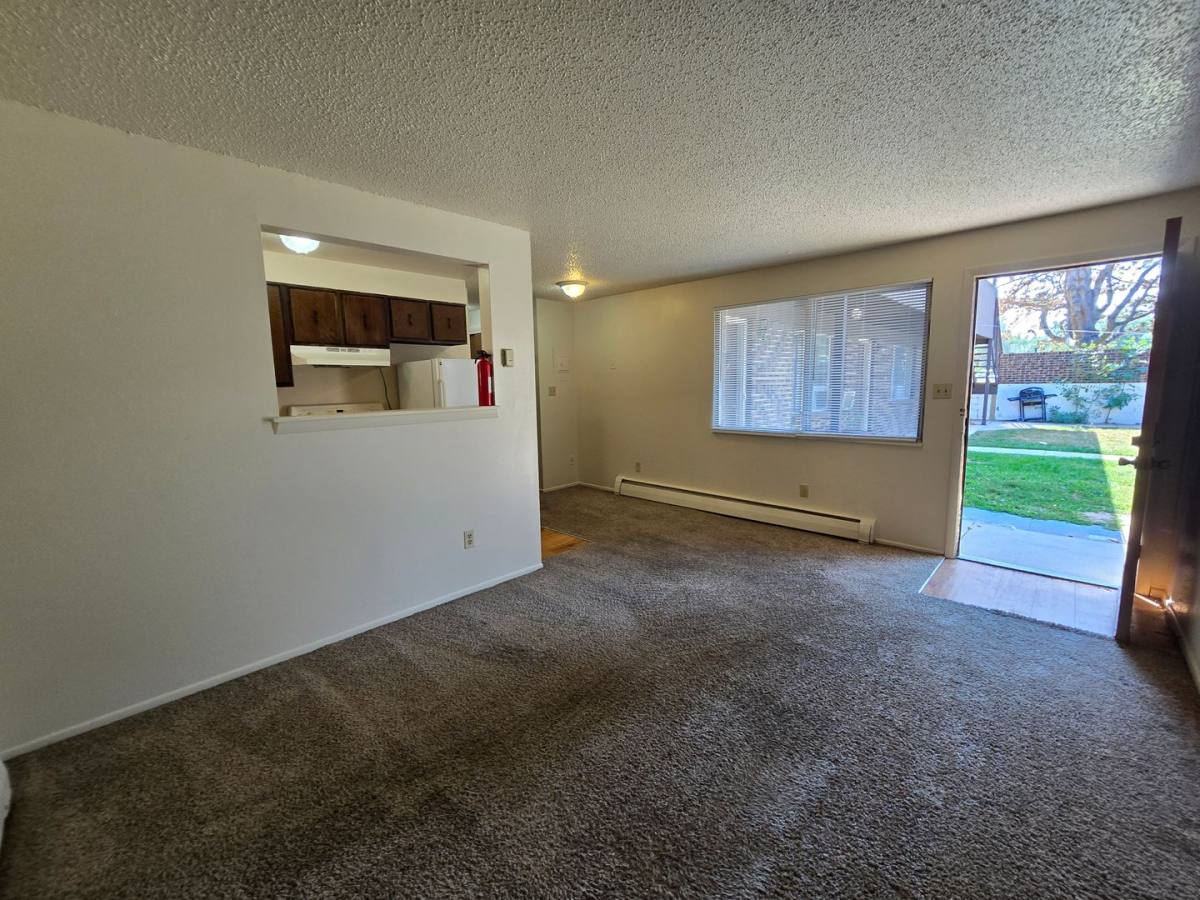 Apartment for rent at 1944 Meadow Dr, Longmont, CO 80501