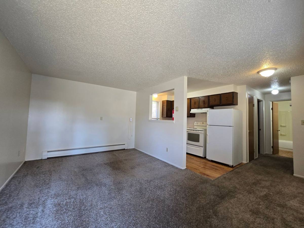 Apartment for rent at 1944 Meadow Dr, Longmont, CO 80501