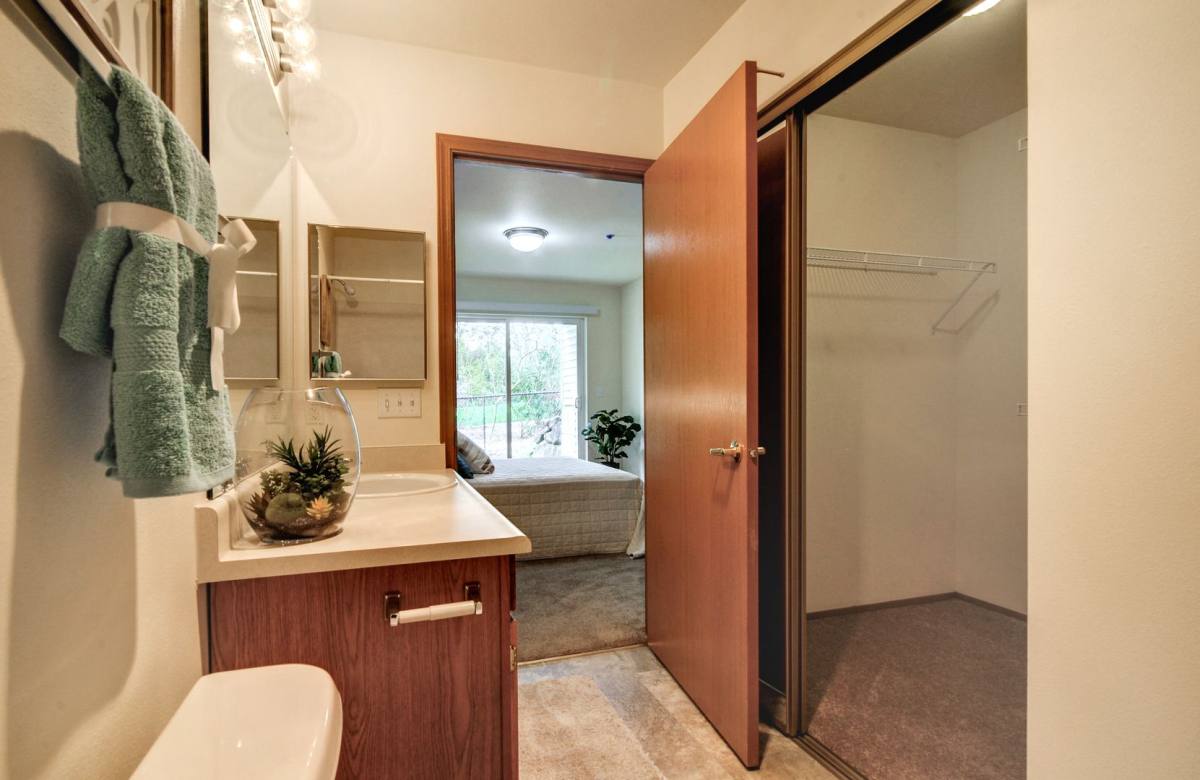 Apartment for rent at 12110 SE 312th St, Auburn, WA 98092