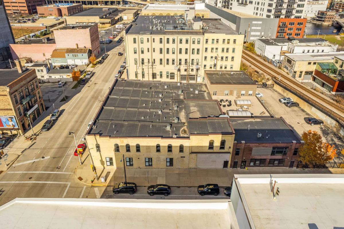 130-138 W Pittsburgh Ave 174-192 S, Milwaukee, WI 53204 - Apartment For Rent - Image 4