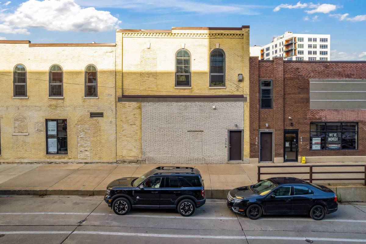 130-138 W Pittsburgh Ave 174-192 S, Milwaukee, WI 53204 - Apartment For Rent - Image 2