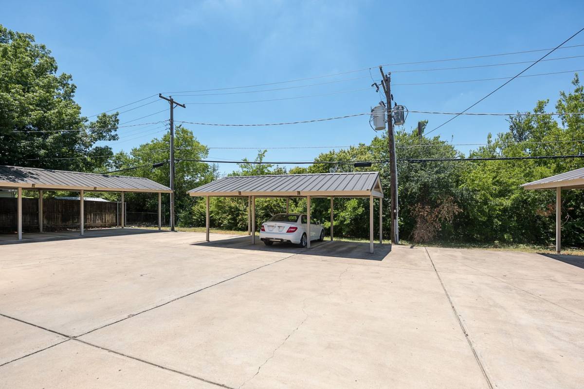 House for rent at 2928 Forest Park Blvd, Fort Worth, TX 76110