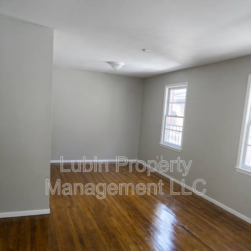 House for rent at 1361 Gaither Parkway, Memphis, TN 38106