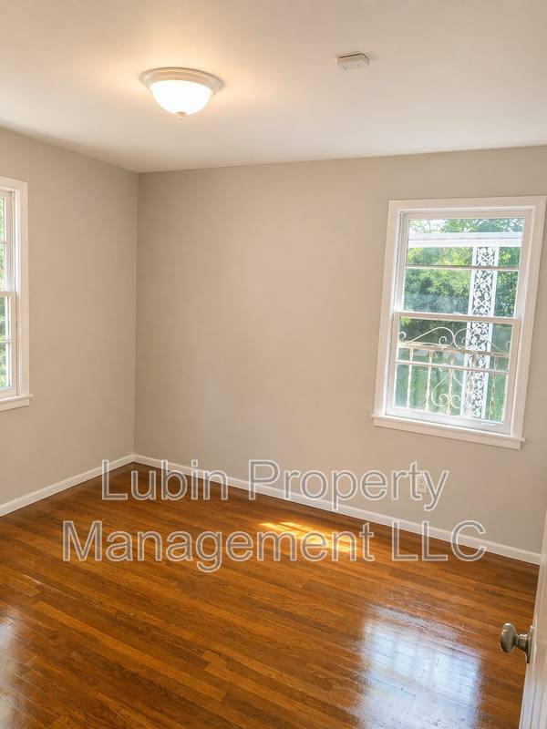 House for rent at 1361 Gaither Parkway, Memphis, TN 38106