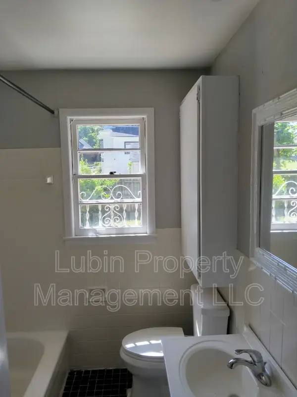 House for rent at 1361 Gaither Parkway, Memphis, TN 38106