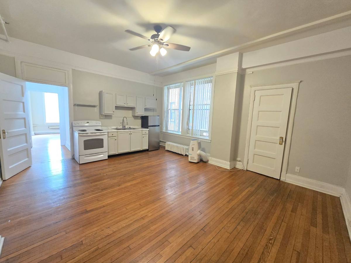 Apartment for rent at 709 S Third St, Louisville, KY 40202