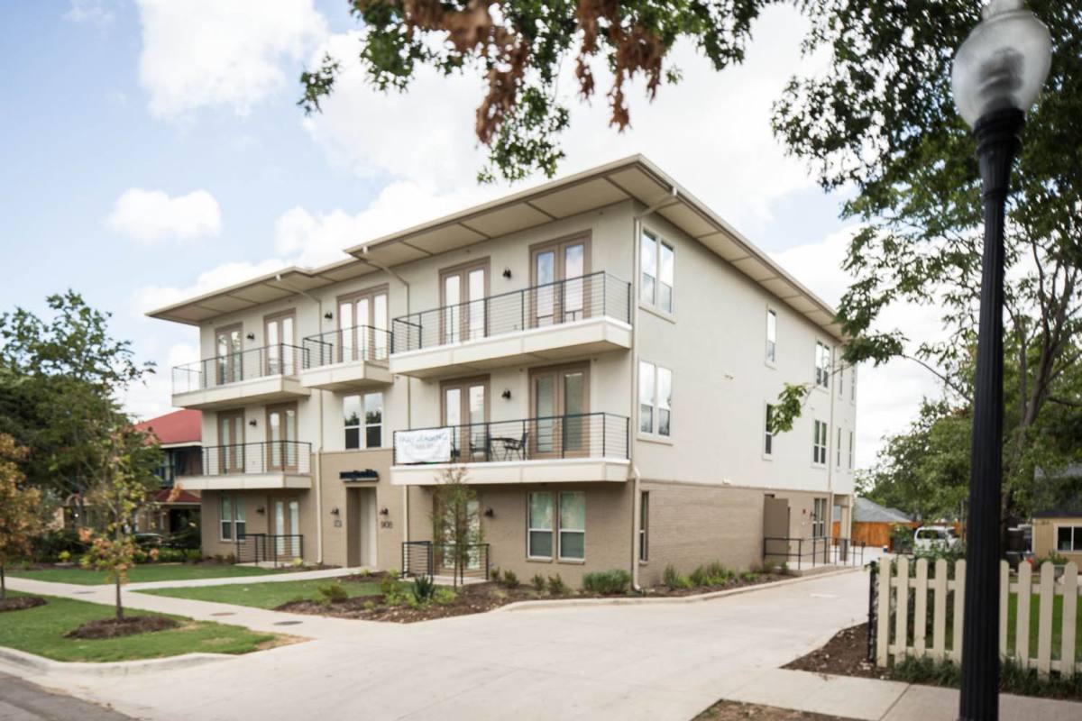 Apartment for rent at 801 & 908 N Bishop Ave, Dallas, TX 75208