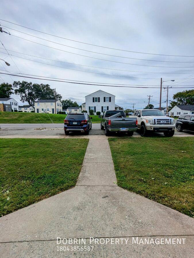 Apartment for rent at 1611 C Hickory St, Richmond, VA 23222