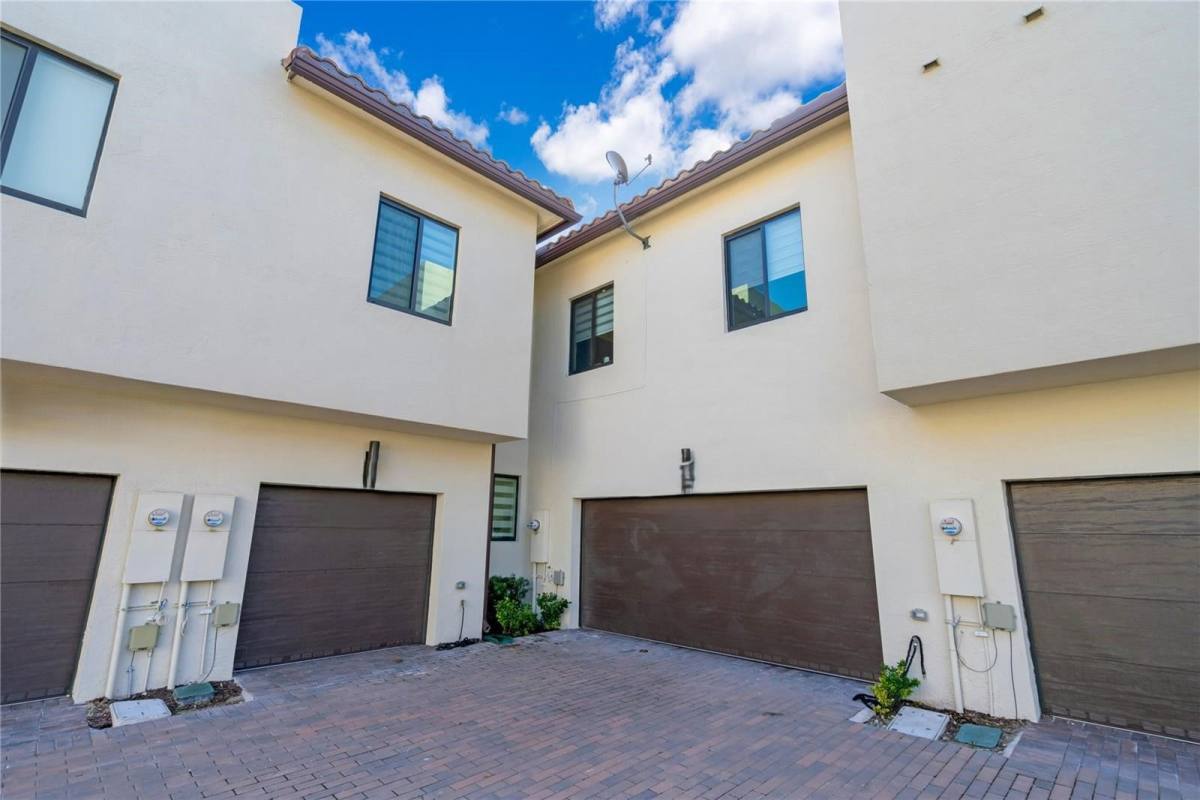 House for rent at 4608 NW 83rd Parkway, Miami, FL 33166