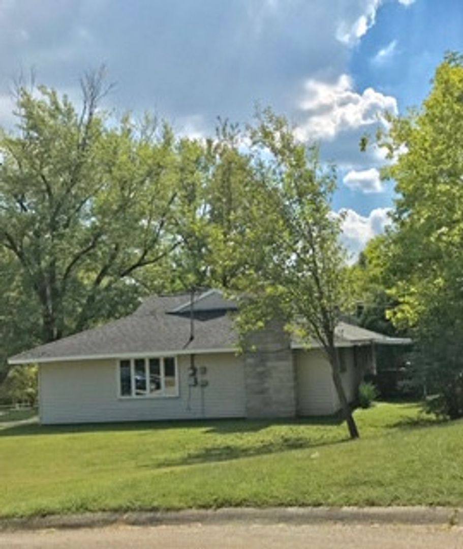House for rent at 3541 N Valleyview Dr, Bloomington, IN 47404