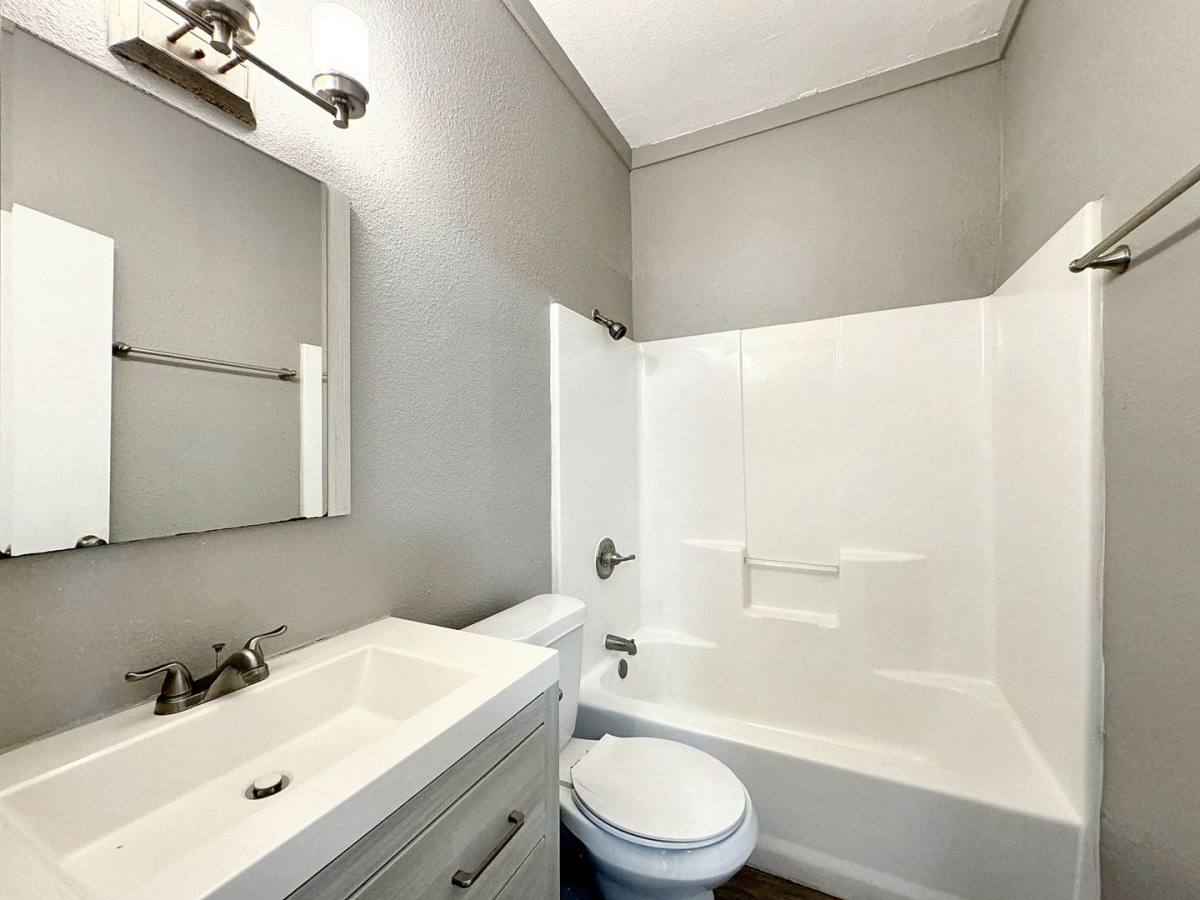 Townhouse for rent at 321 N Chupaderas St, San Antonio, TX 78207