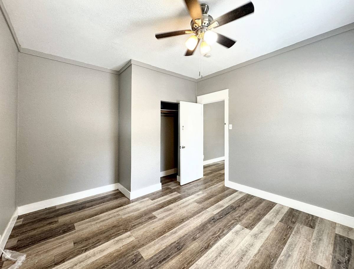 Townhouse for rent at 321 N Chupaderas St, San Antonio, TX 78207