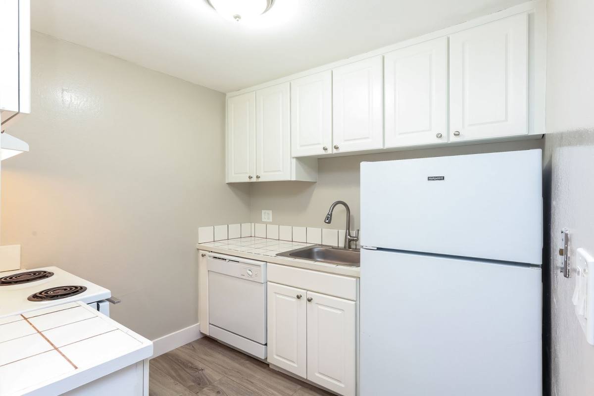 Apartment for rent at 1400 Creekside Dr, Walnut Creek, CA 94596