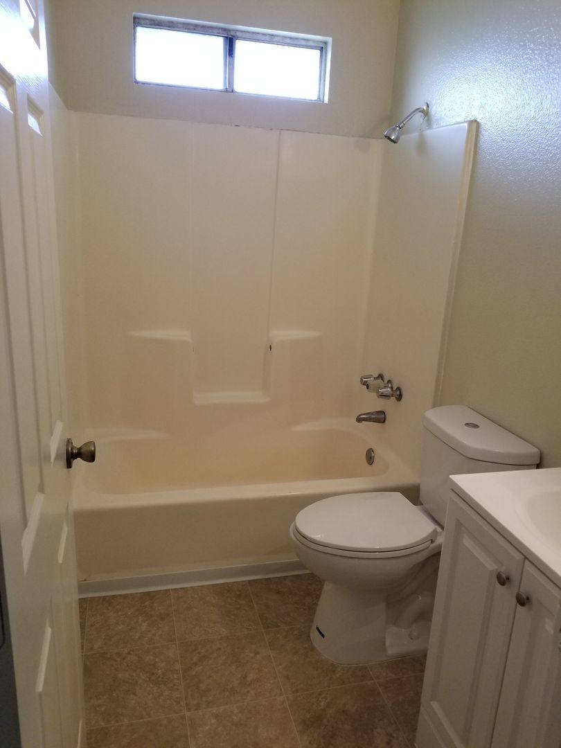 Townhouse for rent at 1011 Padre St, Bakersfield, CA 93307