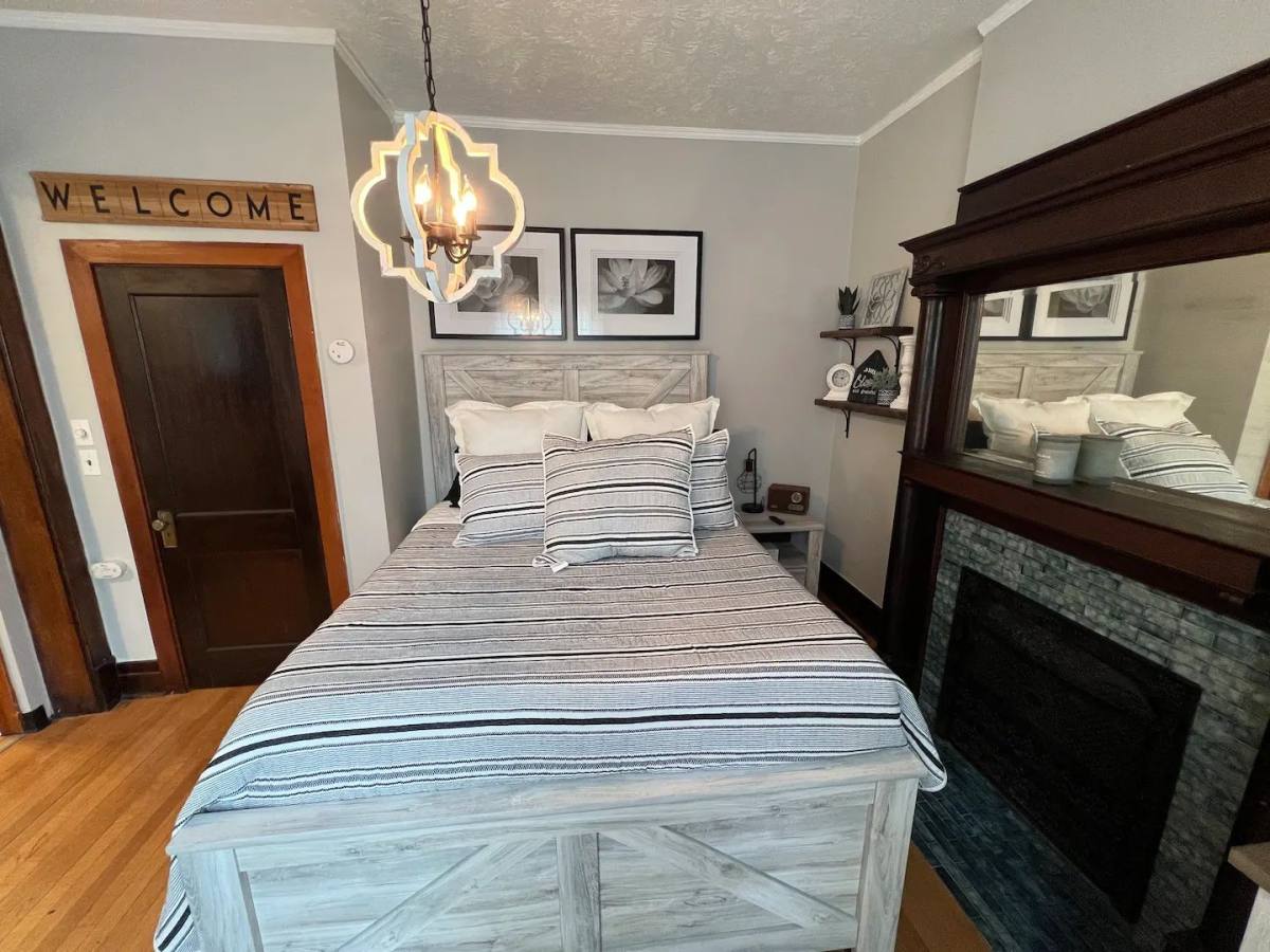 Apartment for rent at 2917 Jackson St, Omaha, NE 68105