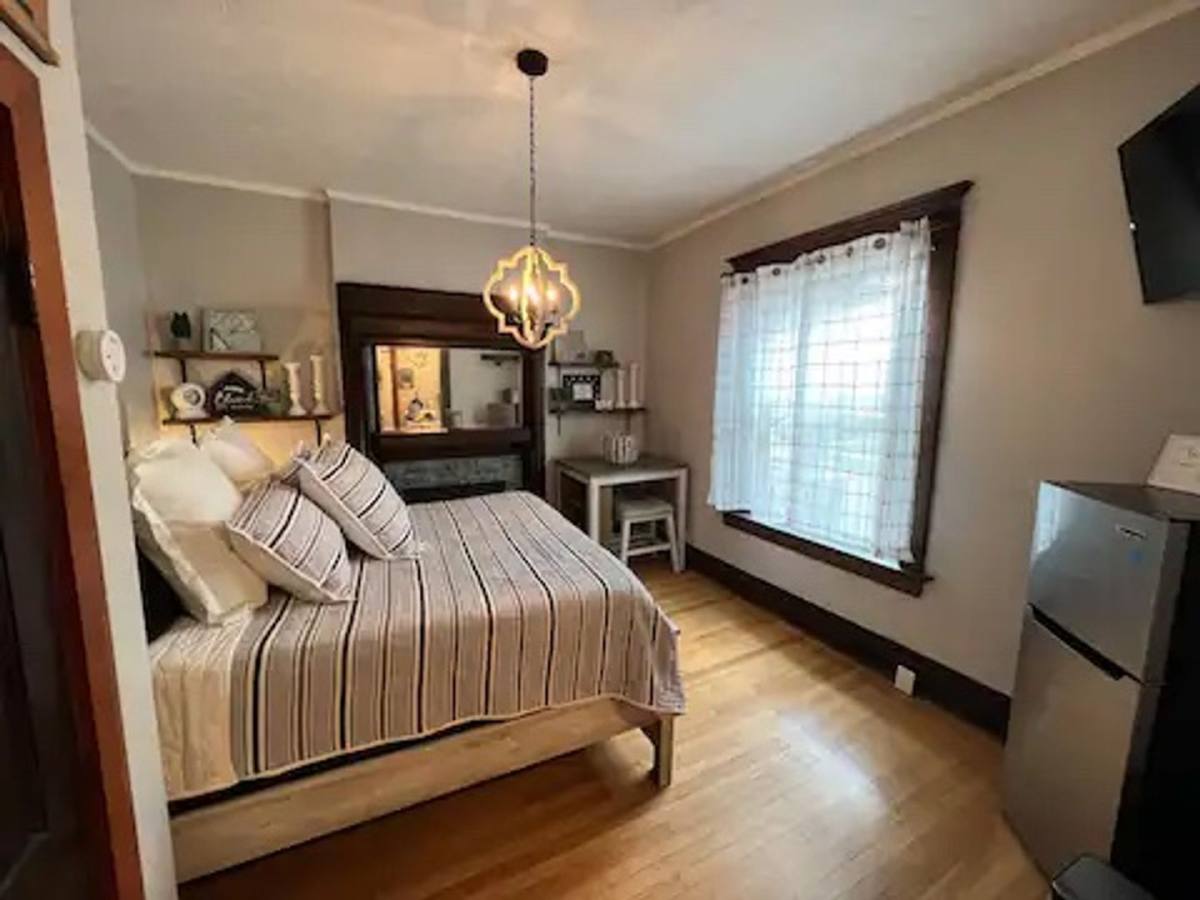 Apartment for rent at 2917 Jackson St, Omaha, NE 68105