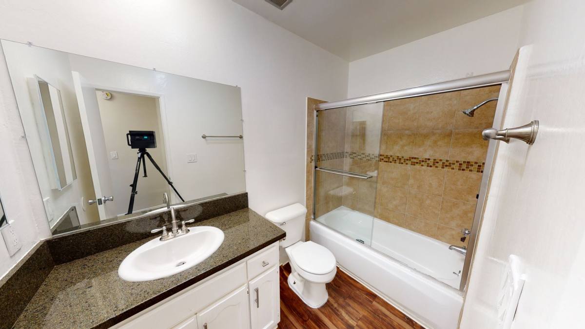 Apartment for rent at 625 N Sycamore Ave, Los Angeles, CA 90036