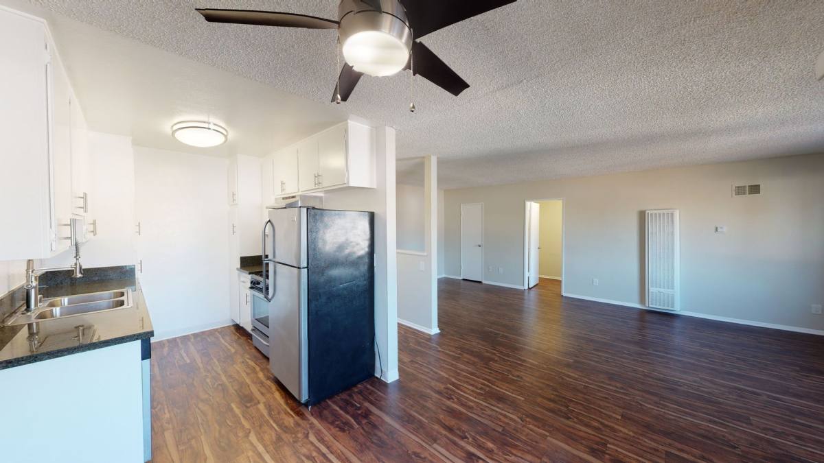 Apartment for rent at 625 N Sycamore Ave, Los Angeles, CA 90036