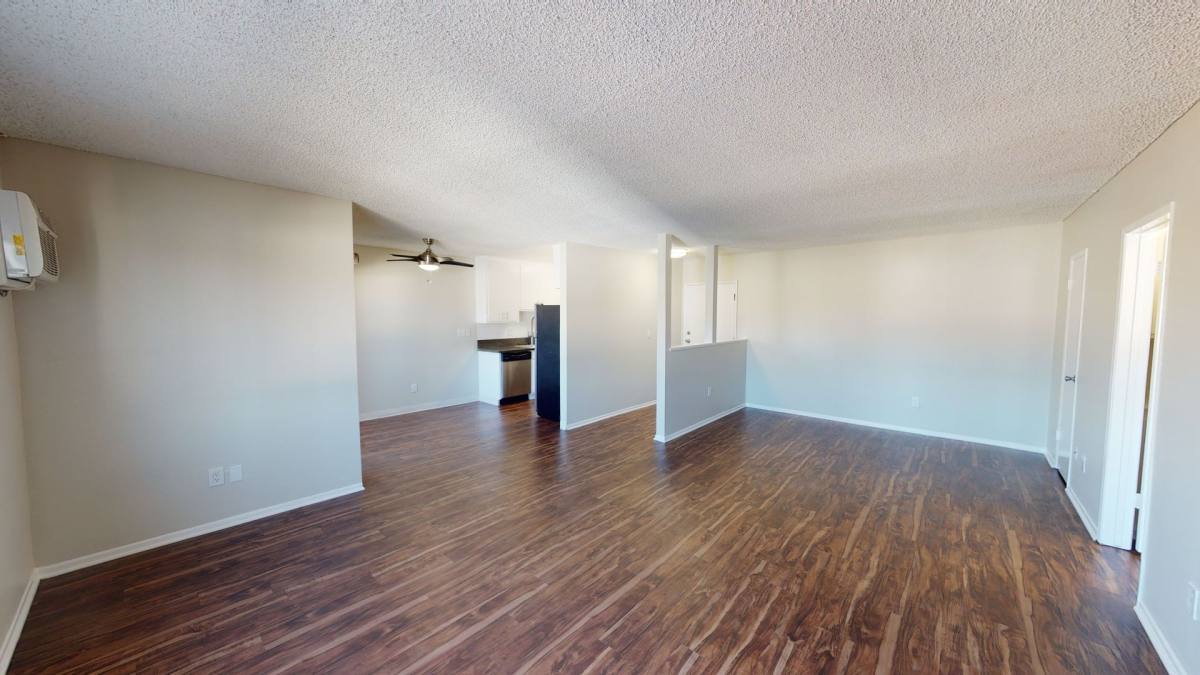 Apartment for rent at 625 N Sycamore Ave, Los Angeles, CA 90036