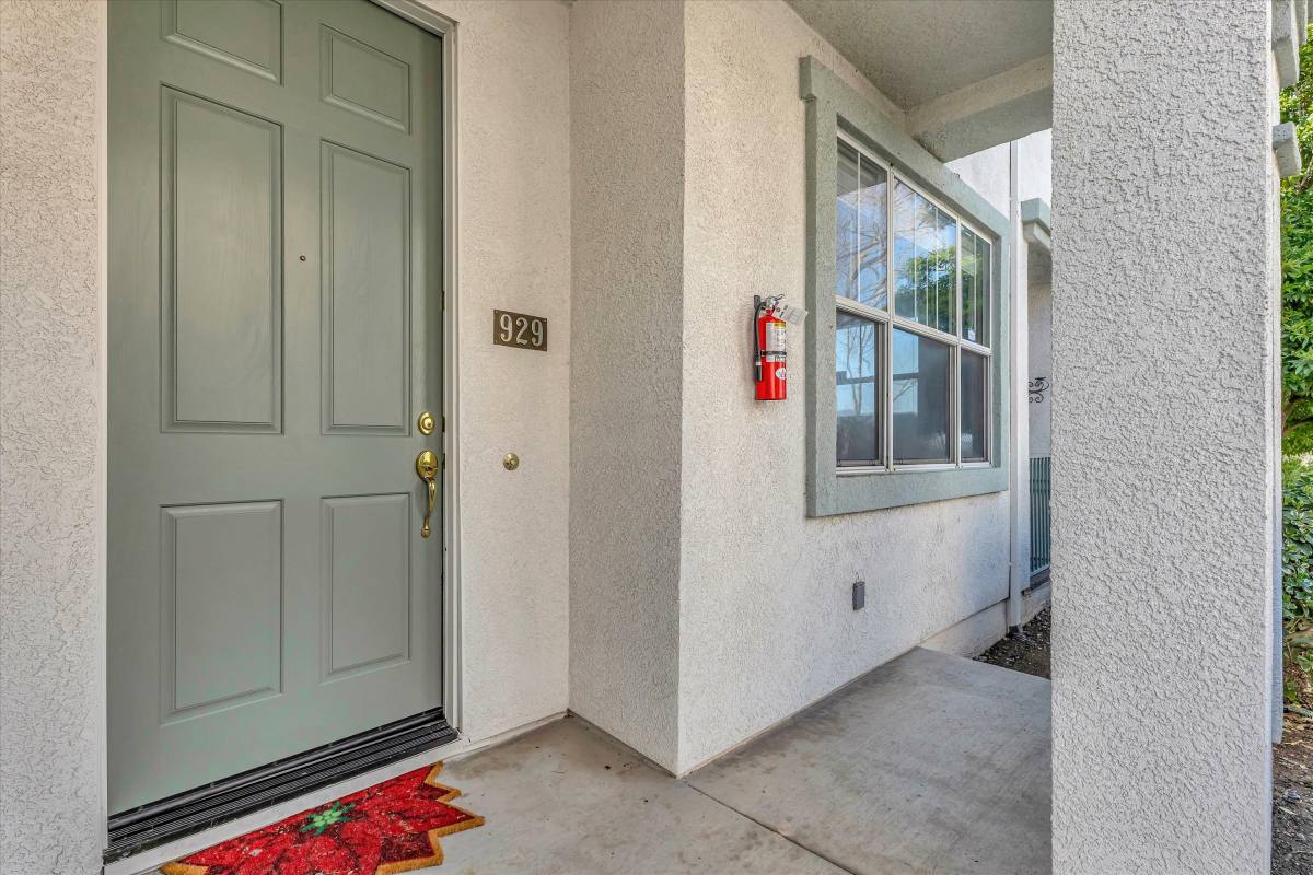 Townhouse for rent at 929 Monarch Circle, San Jose, CA 95138