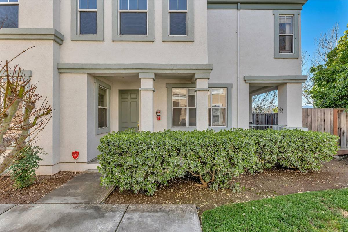 Townhouse for rent at 929 Monarch Circle, San Jose, CA 95138