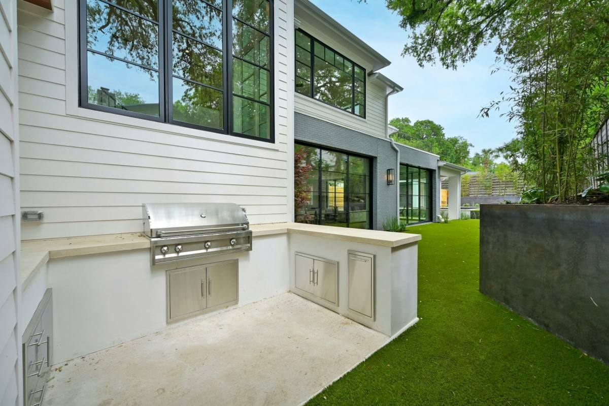 House for rent at 2400 Bridle Path, Austin, TX 78703