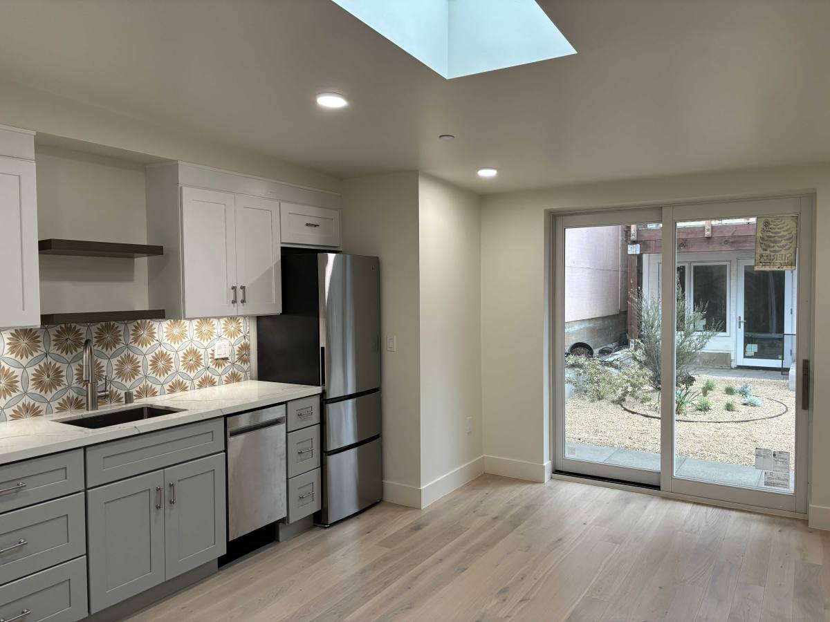 House for rent at 3763 Cesar Chavez St #B, San Francisco, CA 94110