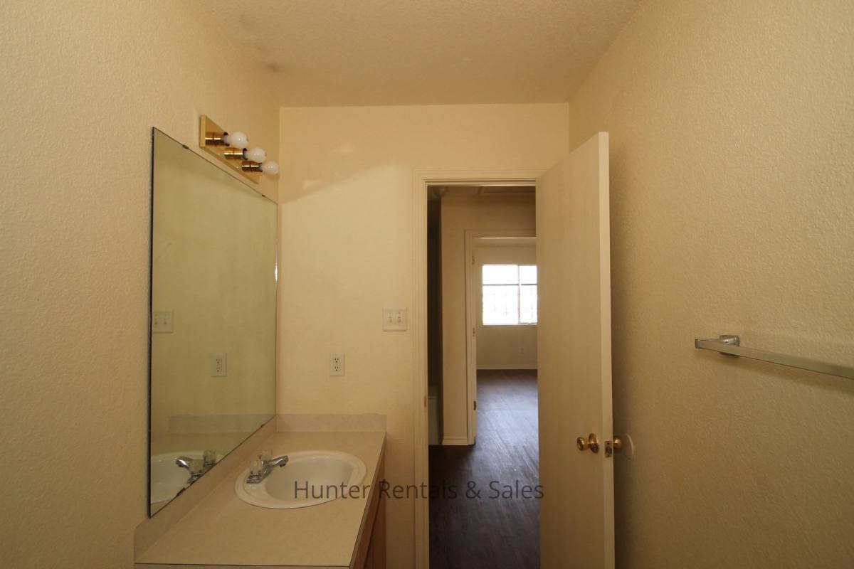 Townhouse for rent at 4000-C Gus Dr, Killeen, TX 76549