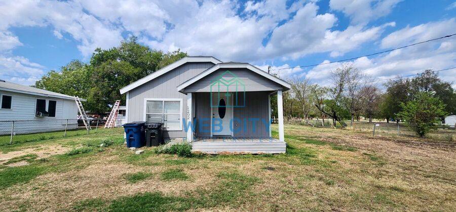House for rent at 1202 E 11th Ave, Corsicana, TX 75110