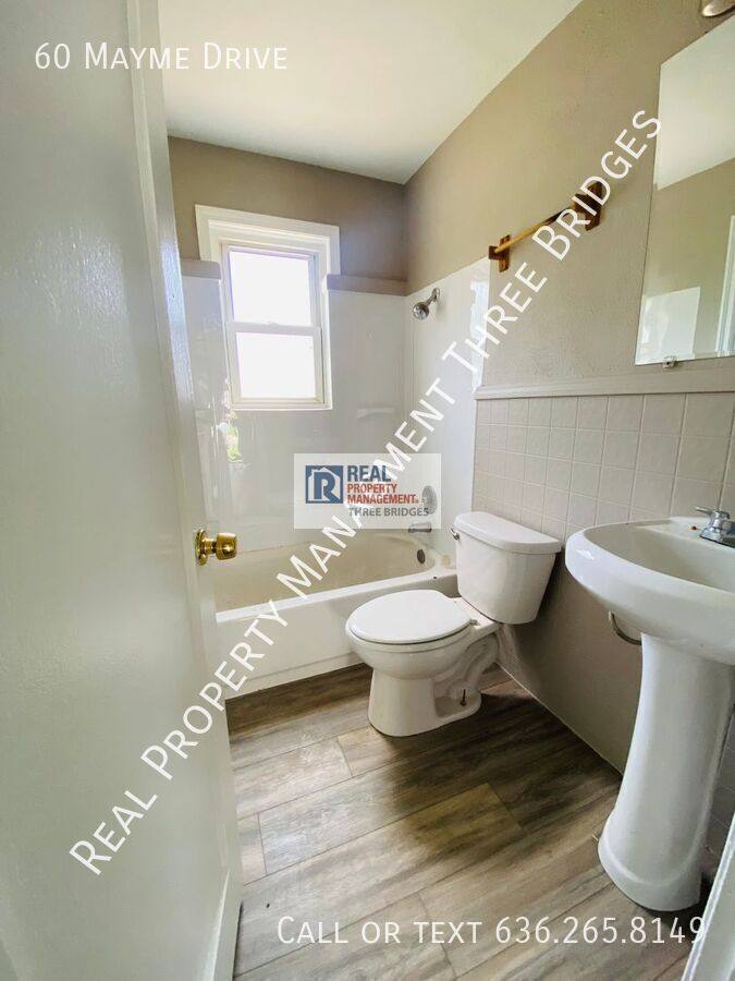 House for rent at 60 Mayme Dr, Saint Louis, MO 63135