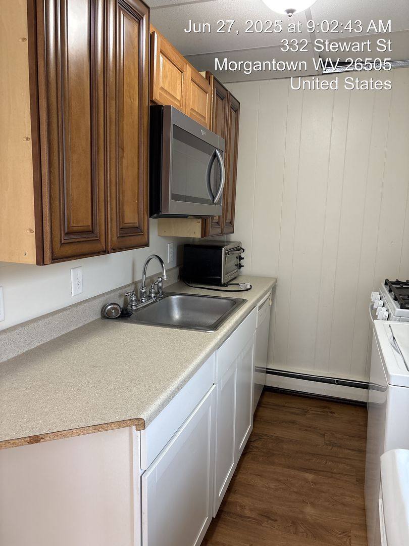 Apartment for rent at 332 Stewart St, Morgantown, WV 26505