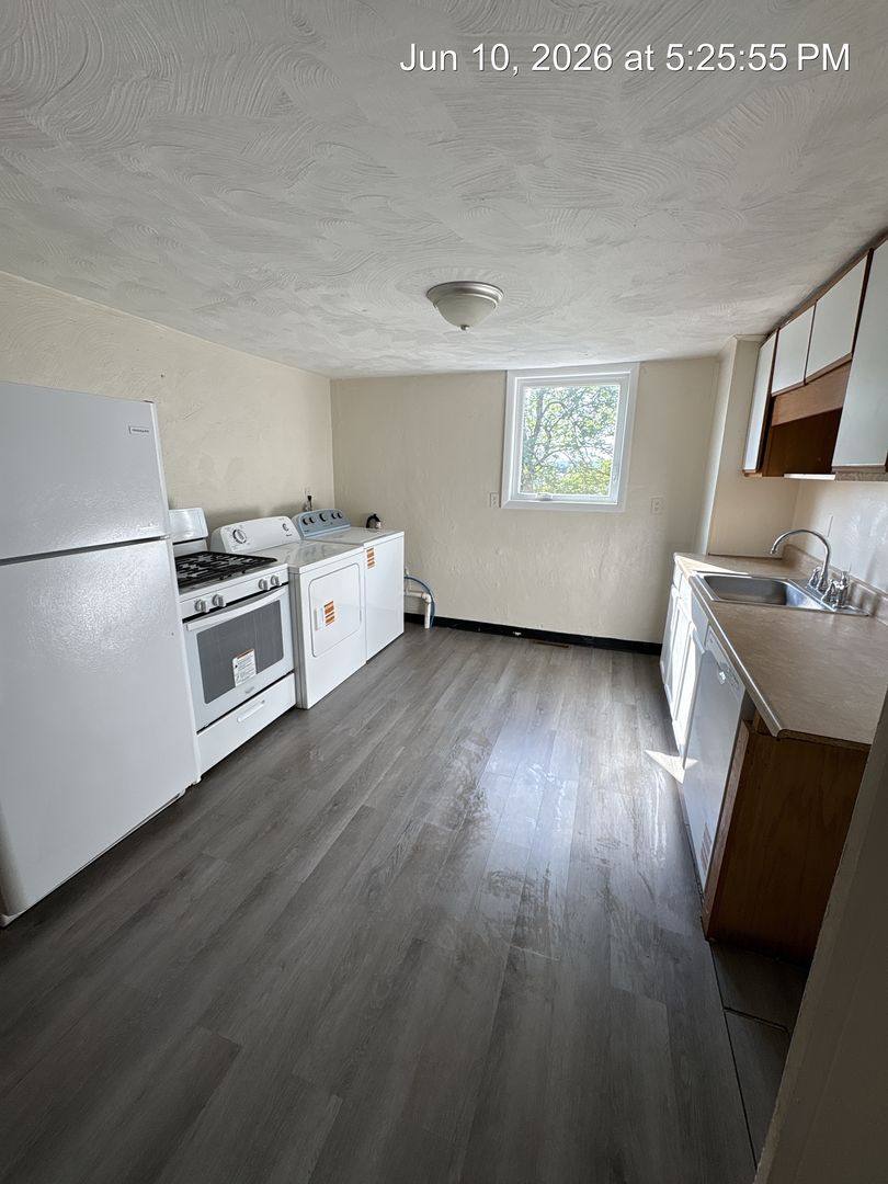 Apartment for rent at 521 Locust, Morgantown, WV 26505