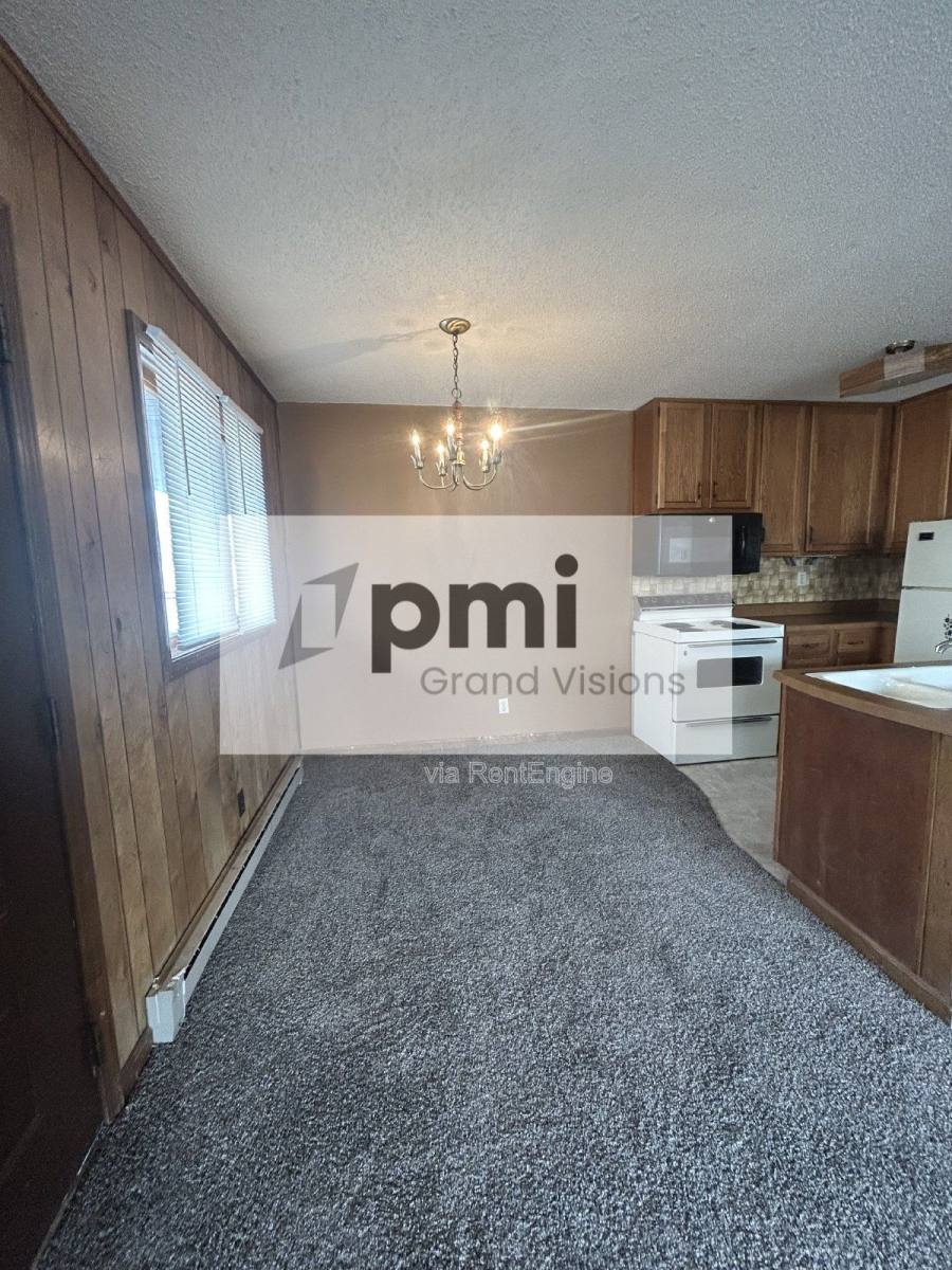 Apartment for rent at 955 4th St #5, Charleston, IL 61920