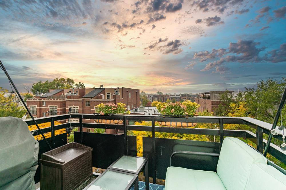 Apartment for rent at 1735 W Diversey Parkway #417, Chicago, IL 60614