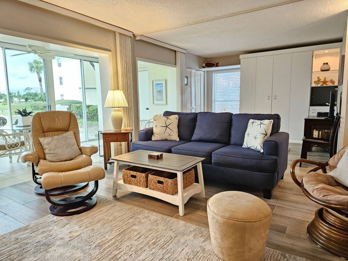 Condo for rent at 435 Cerromar Lane, Venice, FL 34293